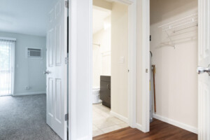 Hallway / Bathroom Entry